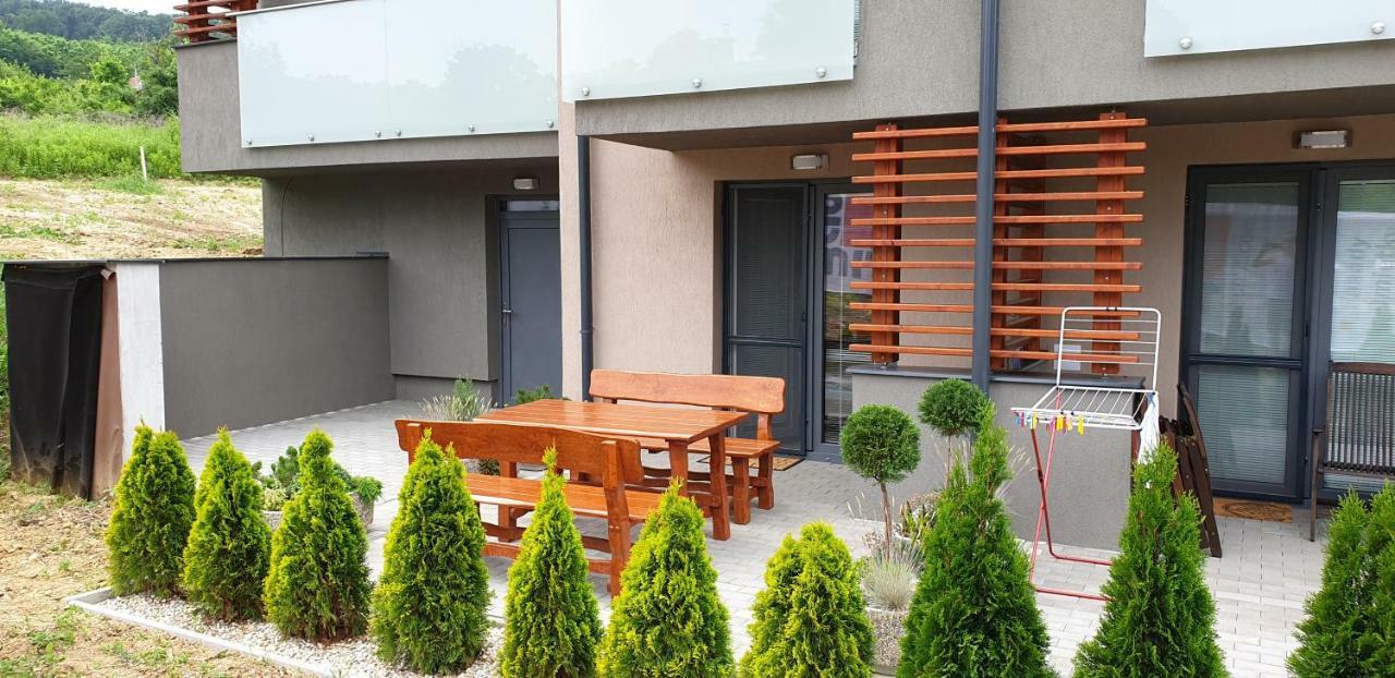 Apartmanovy Dom Diamond Apartman Sima Podhajska Exterior photo